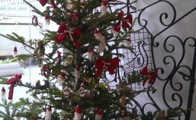 Prodajna izložba božićnog asortimana udruge Profectus