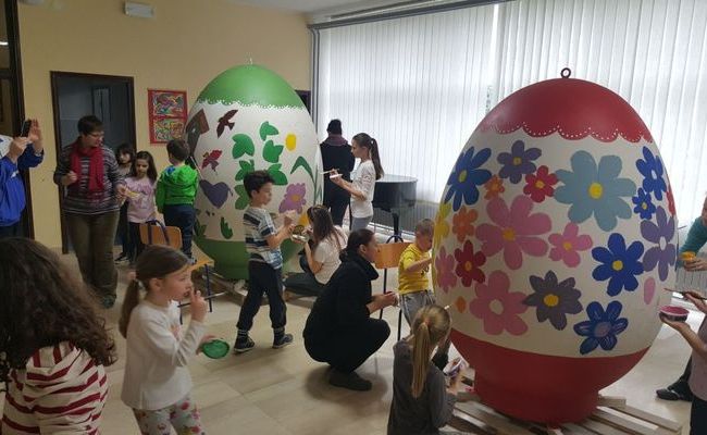 Održana likovna radionica oslikavanja jaja 
