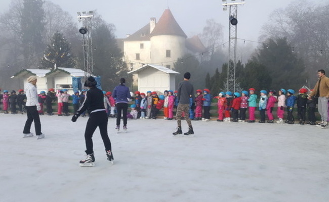 Počela škola klizanja za djecu starijeg predškolskog uzrasta
