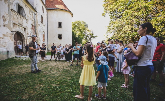 Sjećanja na djetinjstvo i pogled u budućnost
