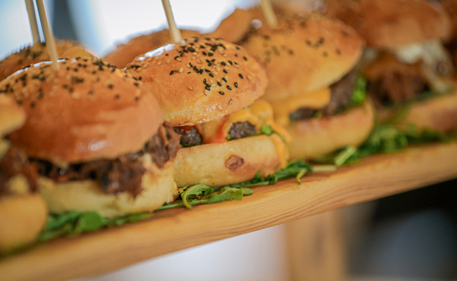 JAVNI POZIV za zakup montažnih objekata na manifestaciji „Dani vina“